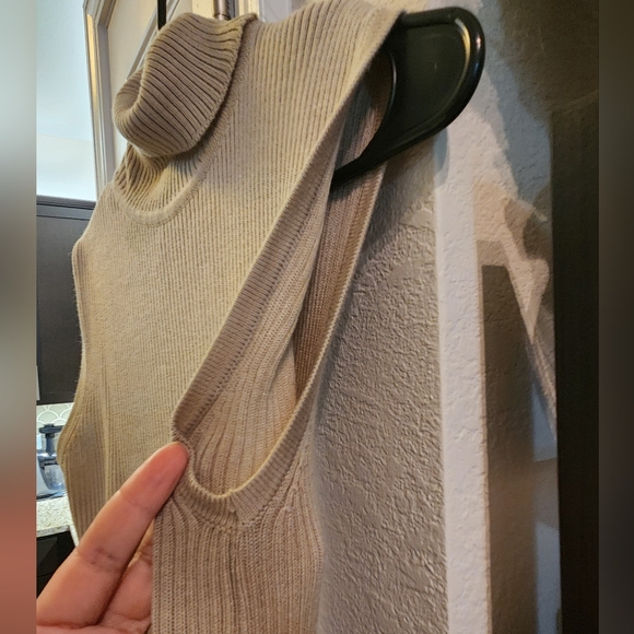 DESIGNER ORIGINALS STUDIO TAUPE SLEEVELESS TURTLE NECK SIZE LARGE - Picture 4 of 8